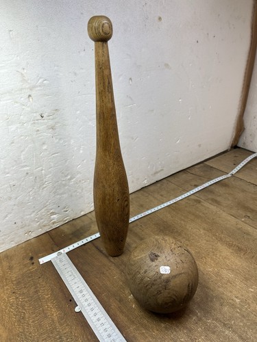 Ancien jeu une quille - quille, et